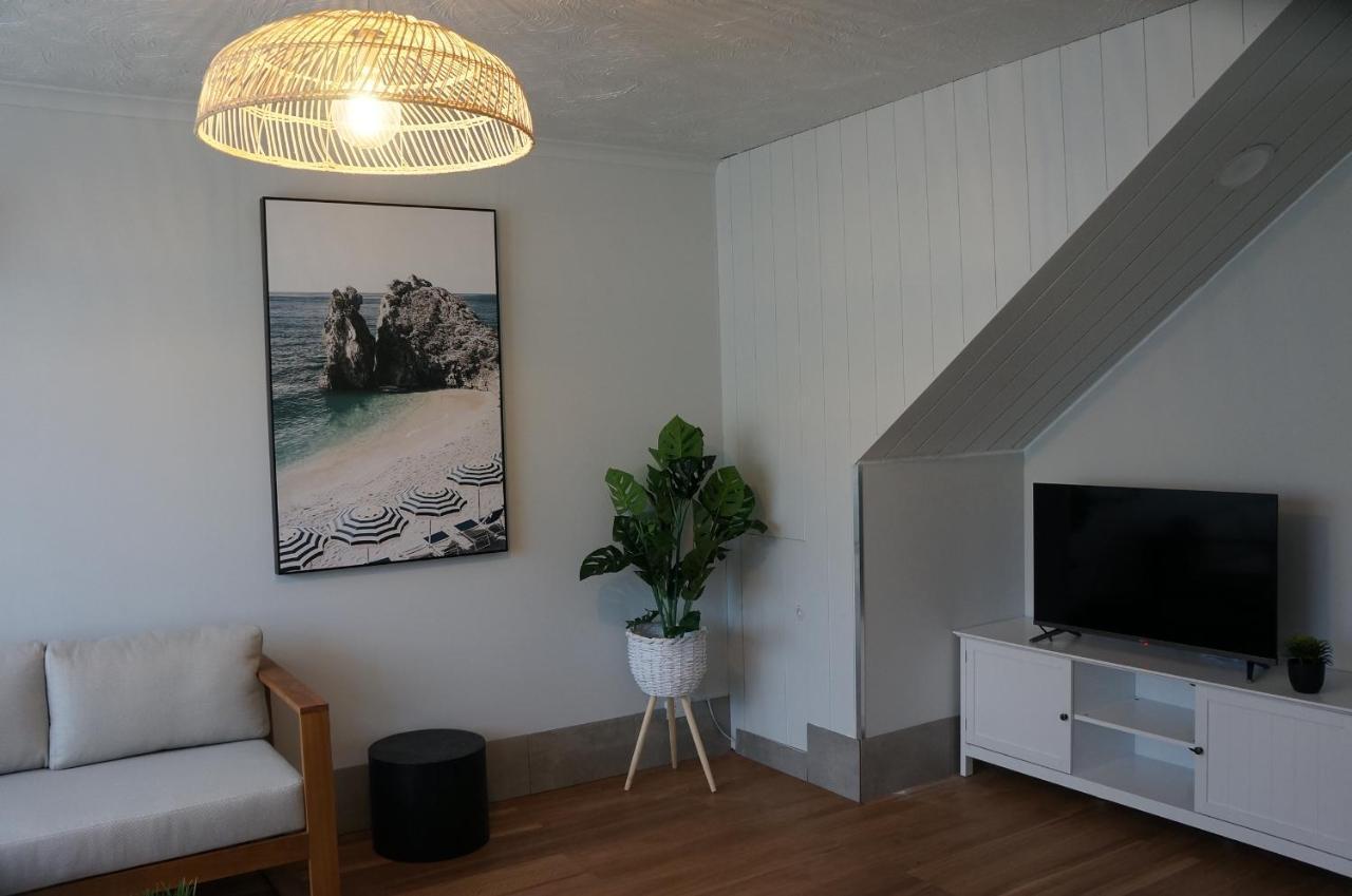 Waves Motel And Apartments วอร์นามบูล ภายนอก รูปภาพ