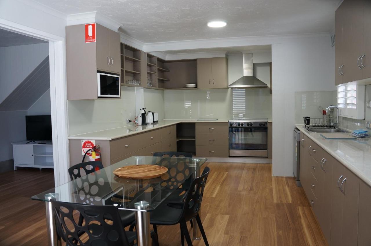 Waves Motel And Apartments วอร์นามบูล ภายนอก รูปภาพ