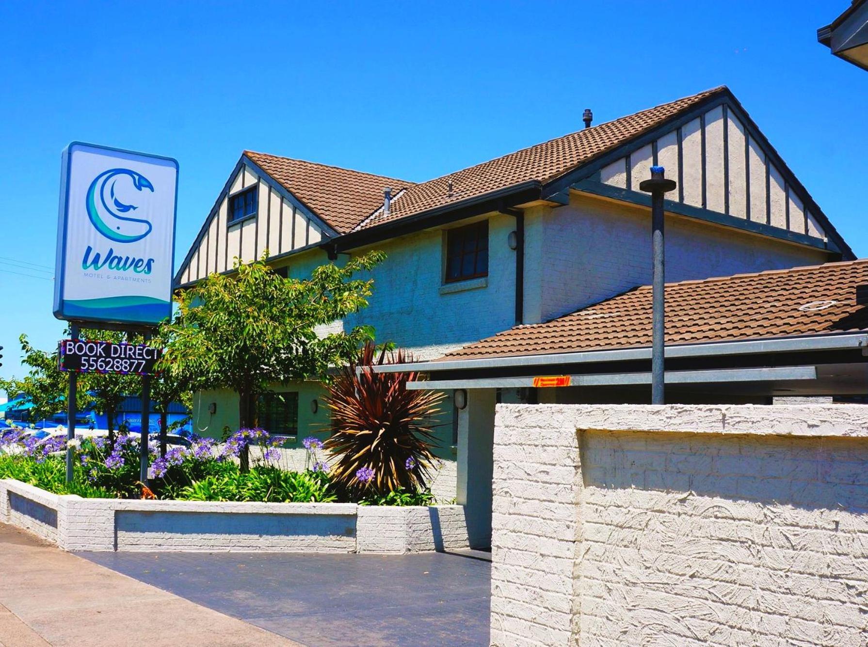 Waves Motel And Apartments วอร์นามบูล ภายนอก รูปภาพ
